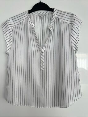 Joie White Gray Striped Sleeveless V-Neck Blouse – Size XS